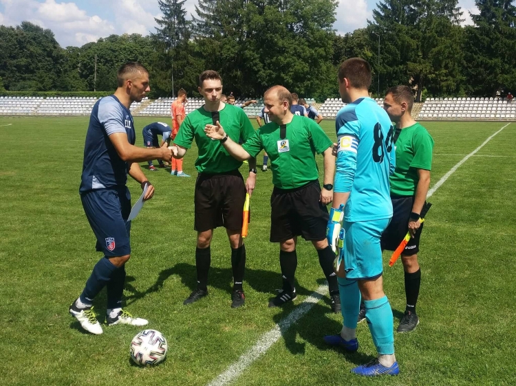 Усі три команди програли з рахунком 0:1…