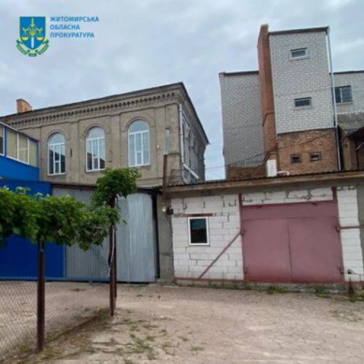 Прибудував склад… до синагоги