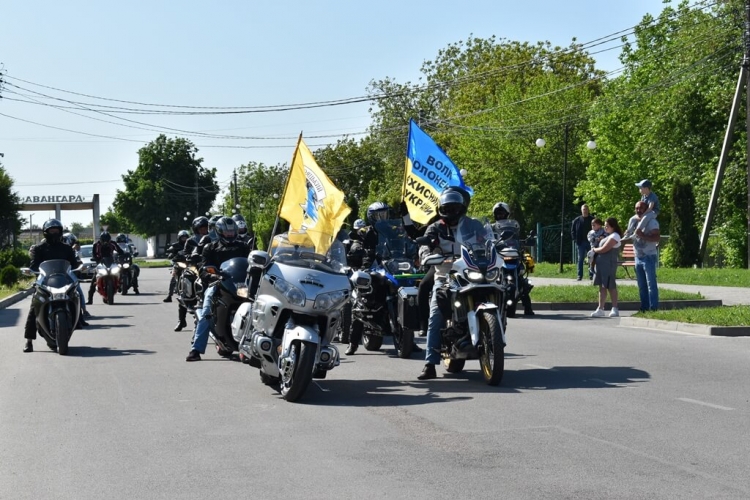 Мотопробіг єдності у Звягелі —  до річниці полону Маріупольського гарнізону