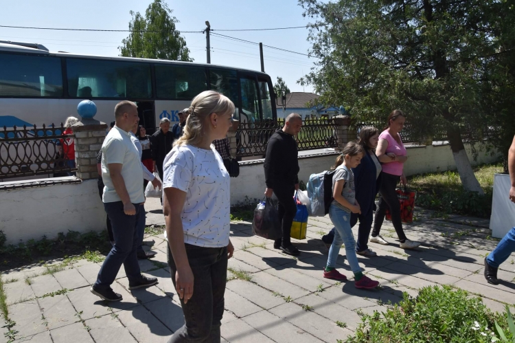 До Яруня прибули десять вимушених переселенців із Донеччини