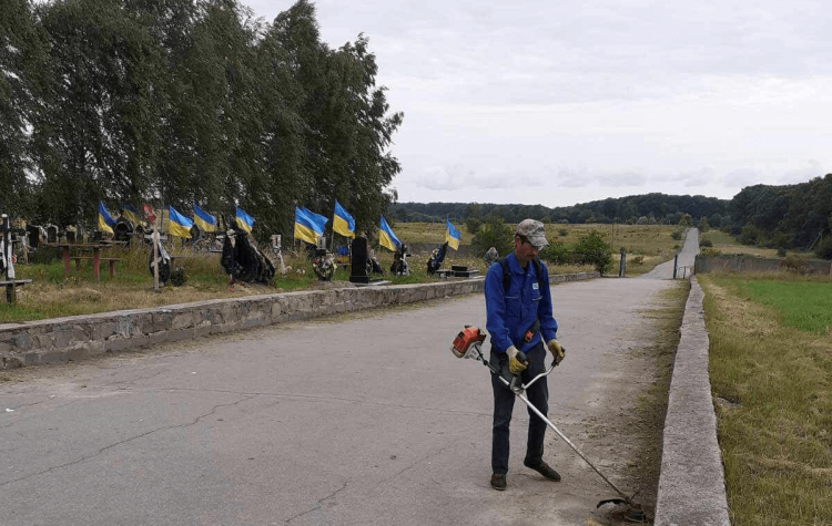 Благоустрій кладовищ
