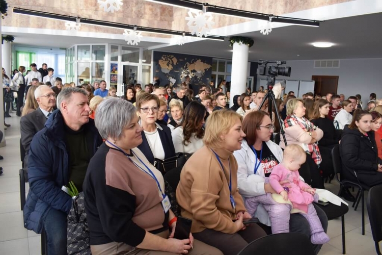 У Звягелі відбувся ІІ волонтерський форум «Звягельський тил: разом до Перемоги!»