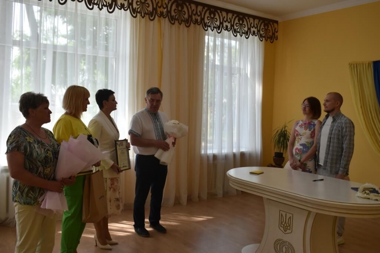 Привітали новостворені сім’ї, найменшого та найстарших жителів Звягеля