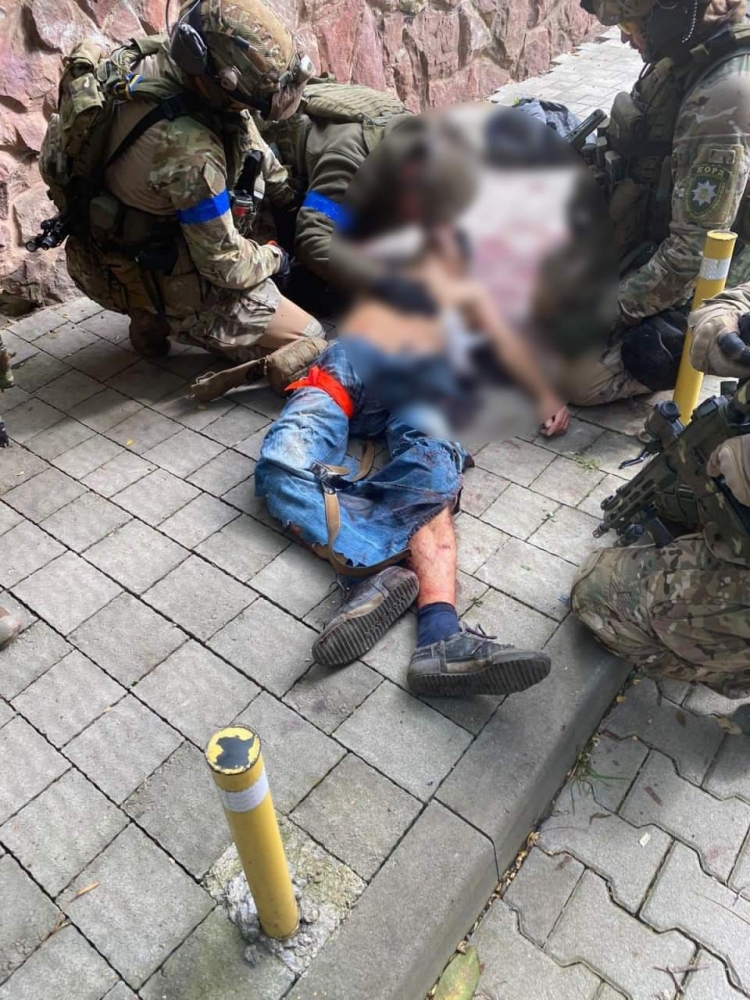 Затримали підозрюваного у вбивстві патрульної поліцейської: під час затримання підозрюваний знову застосував зброю
