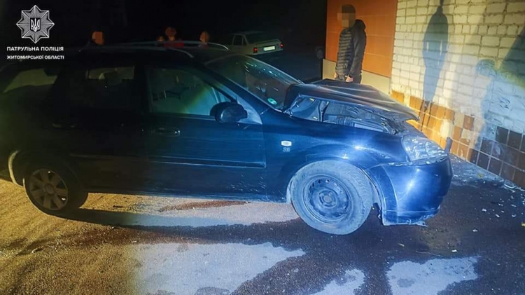 В Житомирі водійка напідпитку заїхала в будівлю