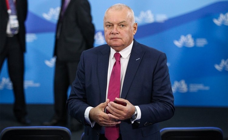 Співпадіння? Не думаю: у Криму спалили автомобілі рашистського пропагандиста Кисельова