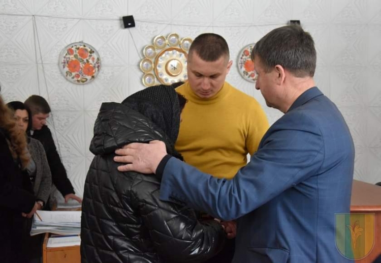 Відзнаку «За заслуги перед Новоград-Волинським районом» отримали ще 16 родин загиблих