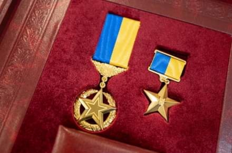 Військові, які мають особливі заслуги перед державою, з 1 січня отримуватимуть щомісячні виплати