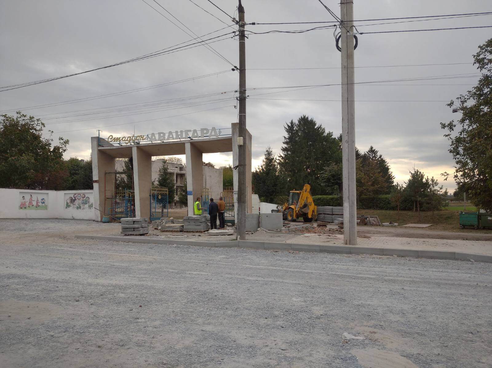 Центральна частина  Звягеля змінює обличчя: ремонтують дороги й тротуари, прокладають водогони й каналізацію