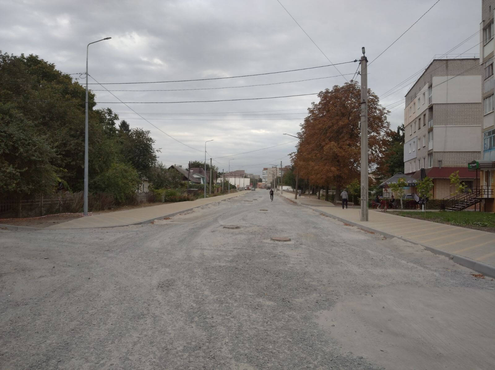 Центральна частина  Звягеля змінює обличчя: ремонтують дороги й тротуари, прокладають водогони й каналізацію