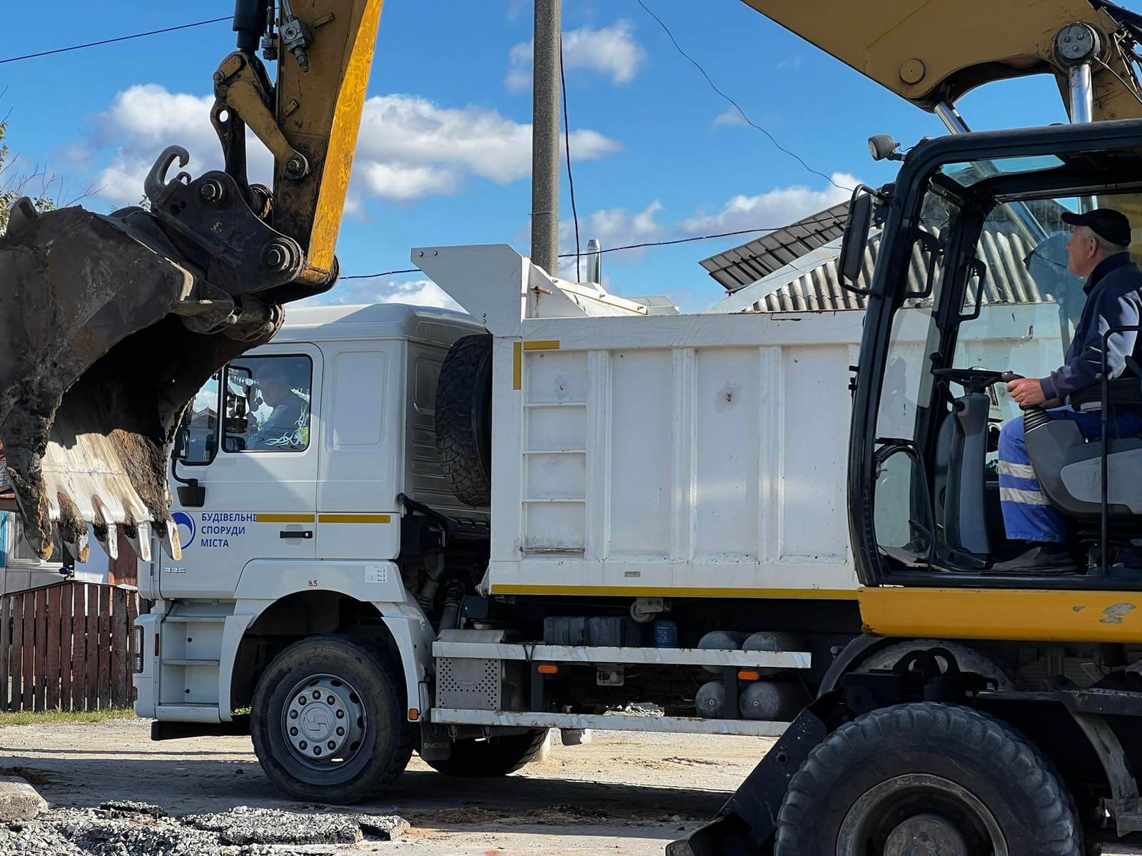 У Звягелі ліквідовують «бомбу вповільненої дії». Днями розпочалися роботи з реконструкції магістрального колектора