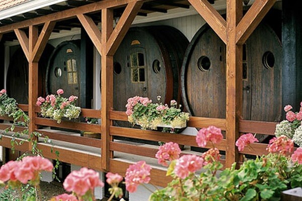 25 незвичайних готелів  в усіх куточках світу